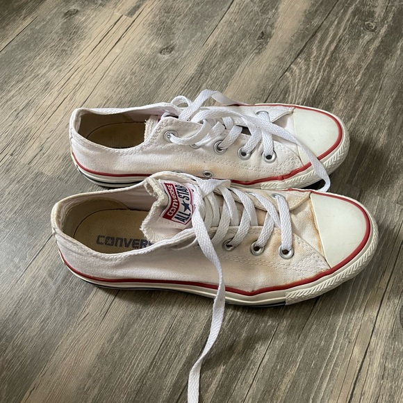 Gently used Converse sneakers size 6 - Picture 2 of 4